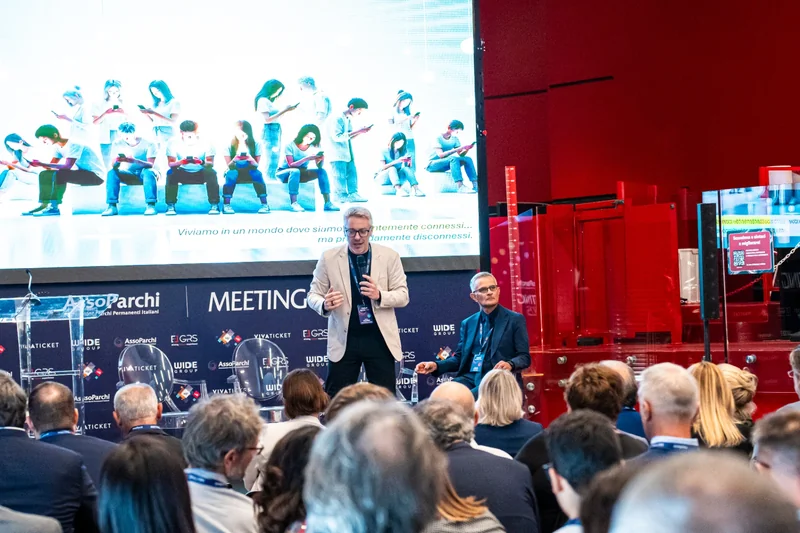 Speaker sul palco del Meeting